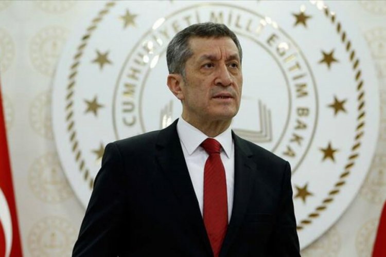 Bakan Sel&ccedil;uk: İşe l&uuml;tfen maskemizi takarak başlayalım
