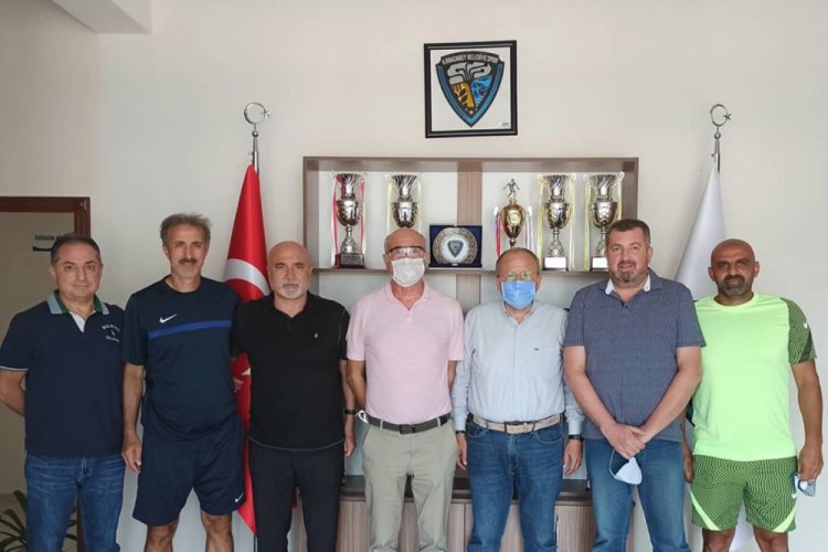 Hikmet Karaman'dan Karacabey Belediyespor'a ziyaret