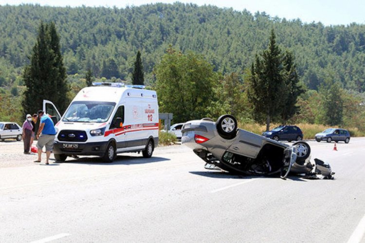Freni patlayan otomobil takla attı: 5 yaralı