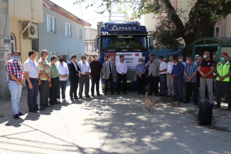 Bursalı &ccedil;ift&ccedil;iler Suriye'ye 4 yardım tırı g&ouml;nderdi
