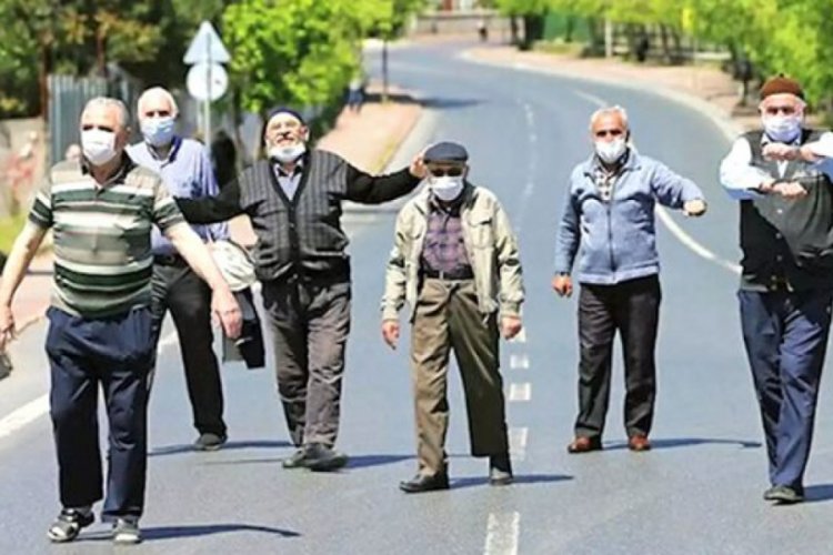 Sivas'ta 65 yaş &uuml;st&uuml;ndekilere getirilen "sokağa &ccedil;ıkma kısıtlaması" ertelendi