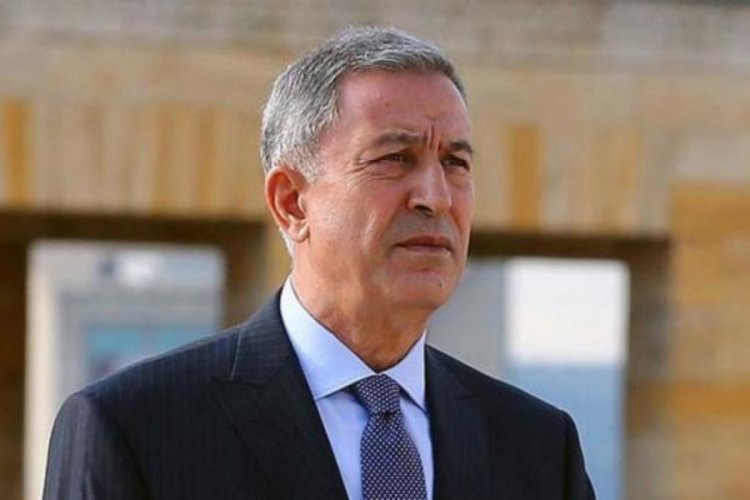 Bakan Akar, Oru&ccedil; Reis'e refakat eden unsurlarla g&ouml;r&uuml;şt&uuml;