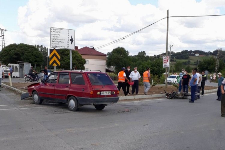 Otomobil ile motosiklet &ccedil;arpıştı