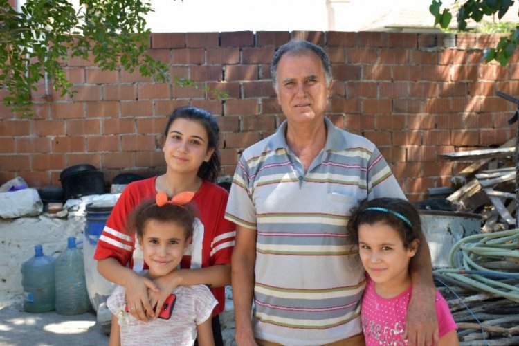 Kaybettiği para &ccedil;&ouml;p kamyonundan &ccedil;ıktı