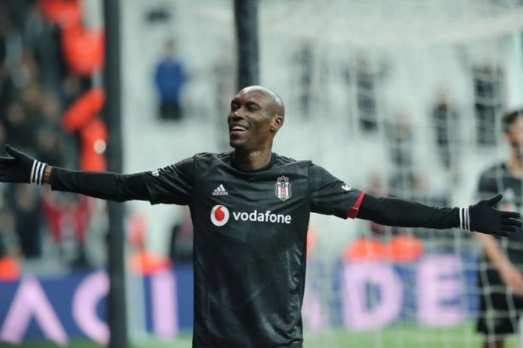 Atiba 1 yıl daha Beşiktaş'ta