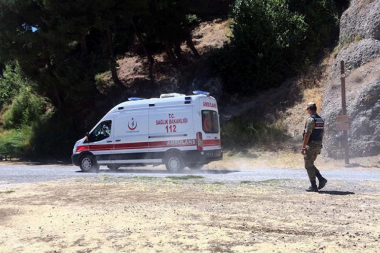 Serinlemek i&ccedil;in baraja giren polis memuru yaşamını yitirdi