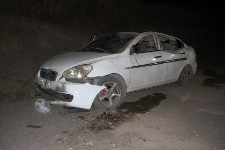 Faciaya ramak kala! Otomobil takla attı