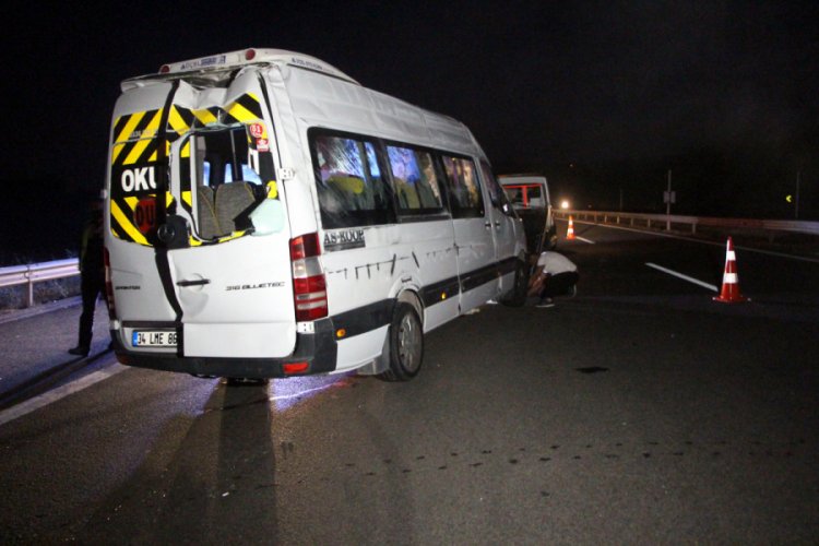 Taziyeye gidenleri taşıyan minib&uuml;s devrildi: 13 yaralı