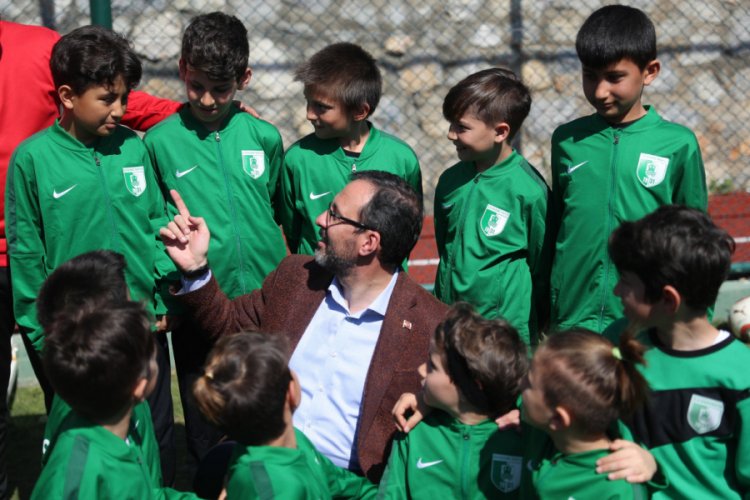 İlk ve orta&ouml;ğretim &ccedil;ağındaki başarılı sporculara m&uuml;jde