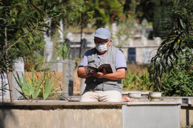 17 Ağustos depreminde yakınlarını kaybedenlerin acıları tazelendi