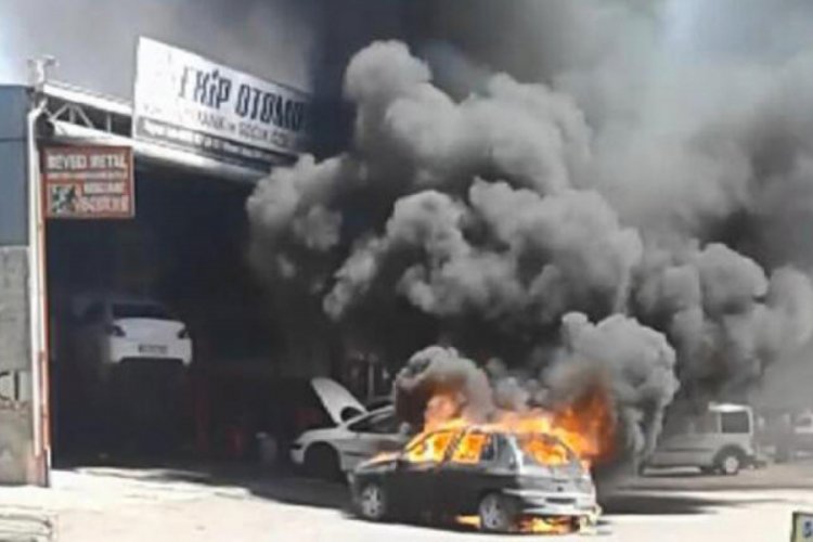 Tamire bırakılan otomobil, alev alev yandı