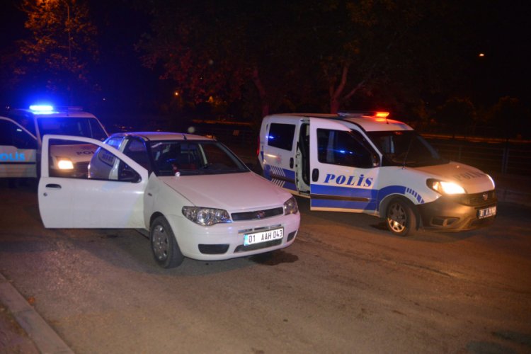 Polisin 'dur' ihtarına uymayan ş&uuml;pheliler 3 kilometre ka&ccedil;abildi