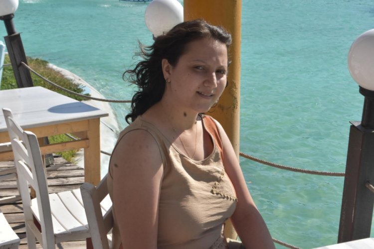 Kanserle m&uuml;cadele eden Melisa, 'Kanserle Dans Derneği' ile umut oluyor