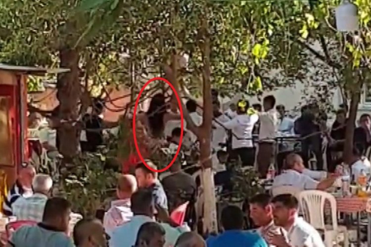 Mahalle meydanında dans&ouml;zl&uuml; d&uuml;ğ&uuml;n