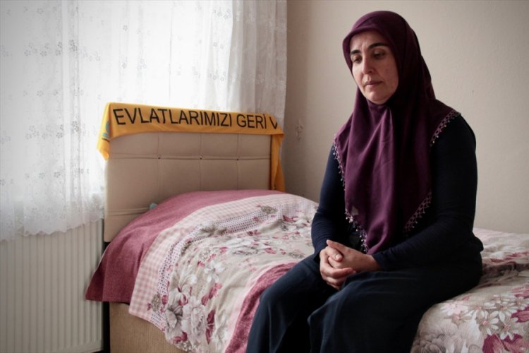 Kızı kandırılarak dağa g&ouml;t&uuml;r&uuml;ld&uuml;! Bursa'da yaşayan annenin acısı da umudu da bitmiyor