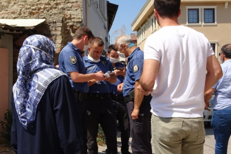 Bursa'da kuyumcu &ccedil;antasıyla y&uuml;r&uuml;rken kapkaca uğradı