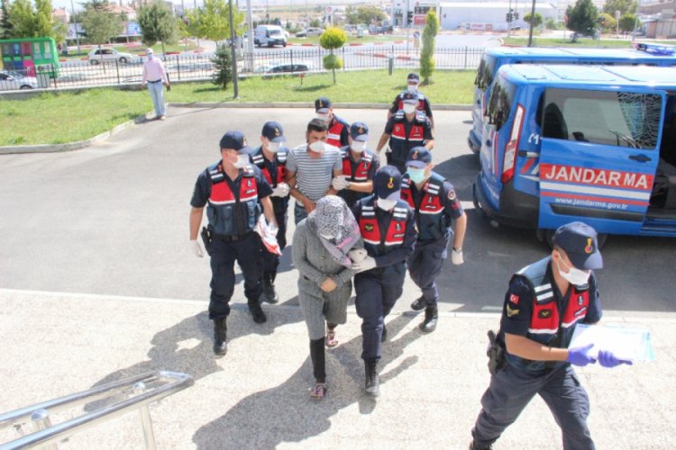 Eski erkek arkadaşını &ouml;ld&uuml;ren kadın adliyede