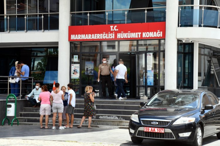 Tapu m&uuml;d&uuml;rl&uuml;ğ&uuml; &ccedil;alışanı koronaya yakalandı, 12 &ccedil;alışan karantinaya alındı