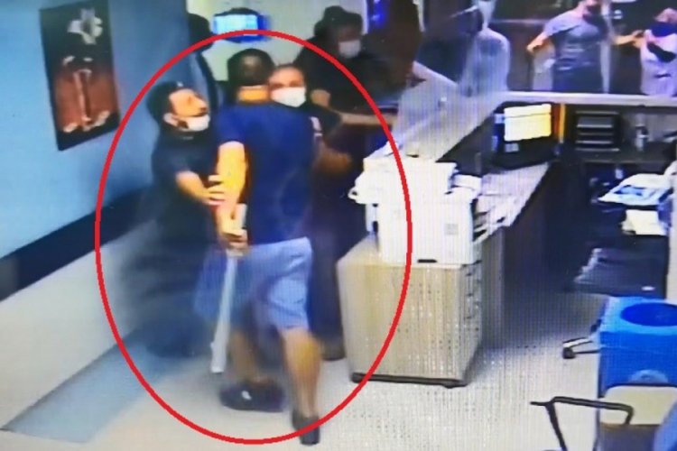Demir &ccedil;ubuklarla hastaneyi bastılar