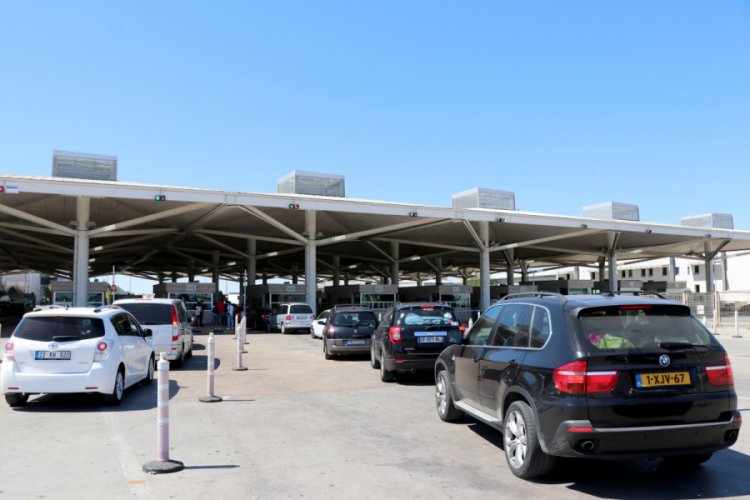 D&ouml;n&uuml;ş yolundaki gurbet&ccedil;ilere 'hijyen kiti'