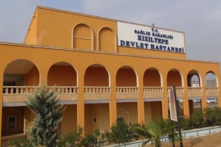 Balkondan d&uuml;şen &ccedil;ocuk ağır yaralandı