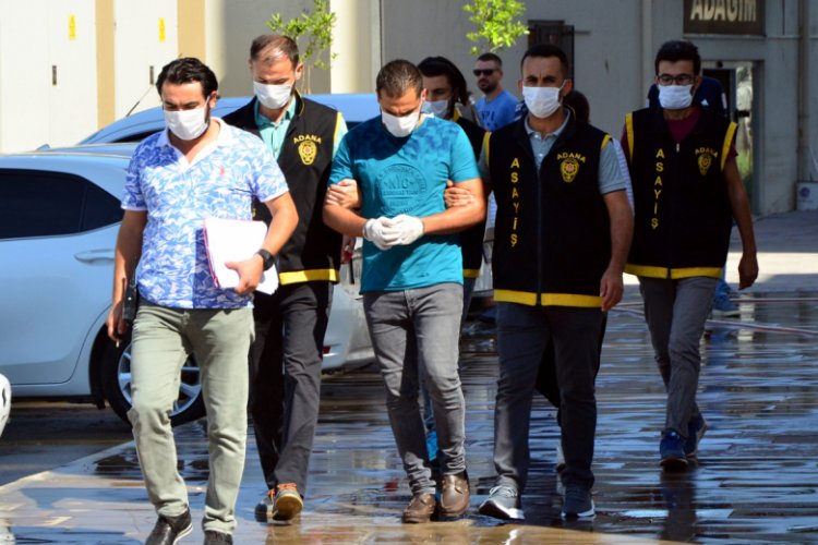 İş&ccedil;i emeklisinin 220 bin liralık altınını dolandırdılar