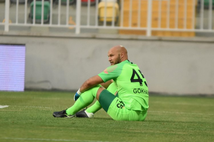 Akhisarspor'da kaleci G&ouml;khan da gitti