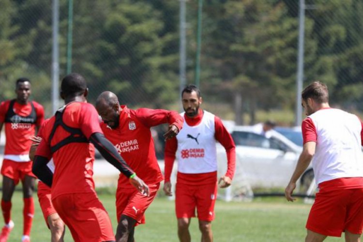 Sivasspor yeni sezon hazırlıklarını s&uuml;rd&uuml;r&uuml;yor