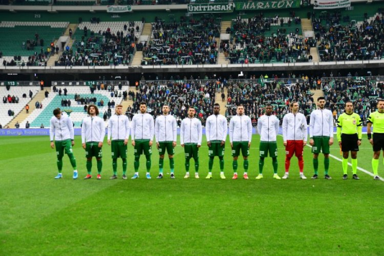 Bursaspor'da ayrılıklar da zararı &ouml;nleyemedi
