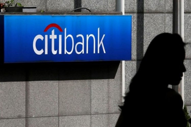 Yanlışlıkla g&ouml;nderilen 175 milyon doları geri vermiyor