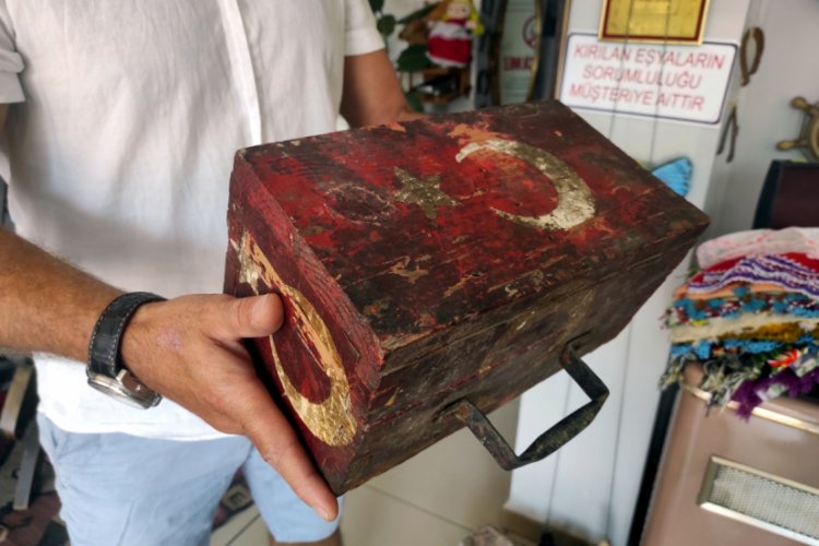 Bursa'da Kurtuluş Savaşı'ndan kalma sıhhiye &ccedil;antası ve t&uuml;fek ilgi g&ouml;r&uuml;yor
