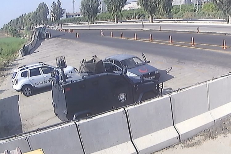 Uygulama noktasındaki polis hamile kadına doğum yaptırdı!