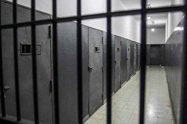 ABD'de tutuklu M&uuml;sl&uuml;man g&ouml;&ccedil;menlere Kovid-19 salgını d&ouml;neminde domuz eti zorlaması