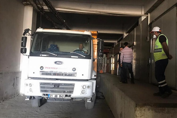Van'da tarihi ge&ccedil;miş 2 ton beyaz et imha edildi