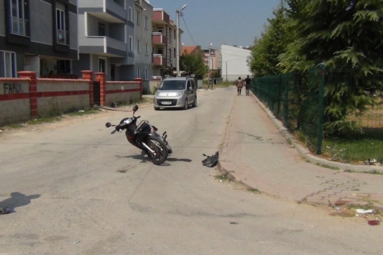Bursa'da otomobil ile motosiklet &ccedil;arpıştı
