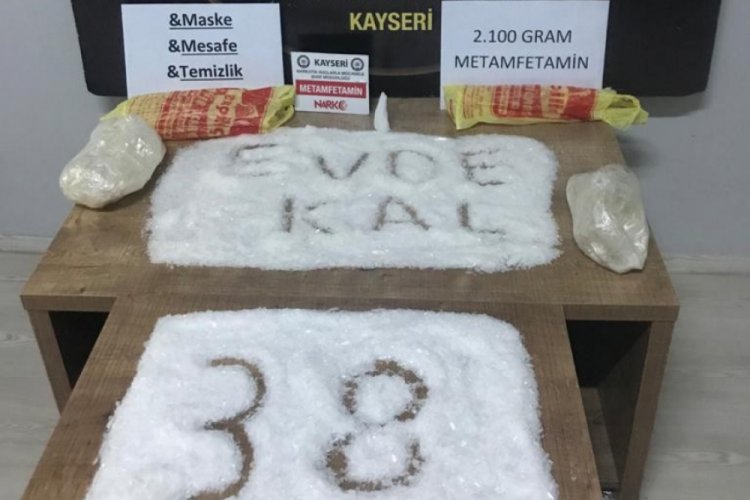 17 yaşındaki kurye 2 bin 100 gram uyuşturucu ile yakalandı
