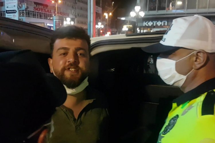 Uygulama noktasından ka&ccedil;an alkoll&uuml; kişi ortalığı birbirine kattı