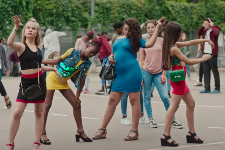 Netflix'in yeni yayınına 'pedofili' tepkisi