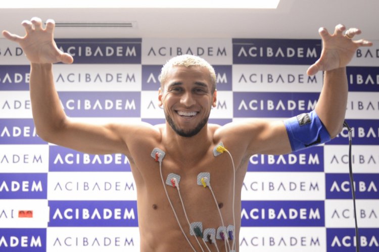 Beşiktaş'ta Welinton sağlık kontrol&uuml;nden ge&ccedil;ti