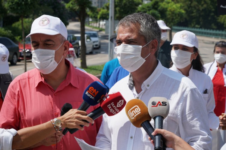 Bursa Tabip Odası Başkanı T&uuml;rkkan: "Hekimler i&ccedil;in alkışların yerini h&uuml;z&uuml;n almıştır"