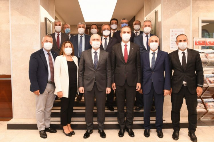 Bakan Karaismailoğlu: T&uuml;rkiye'yi lider denizci &uuml;lke yapmak i&ccedil;in &ccedil;alışıyoruz