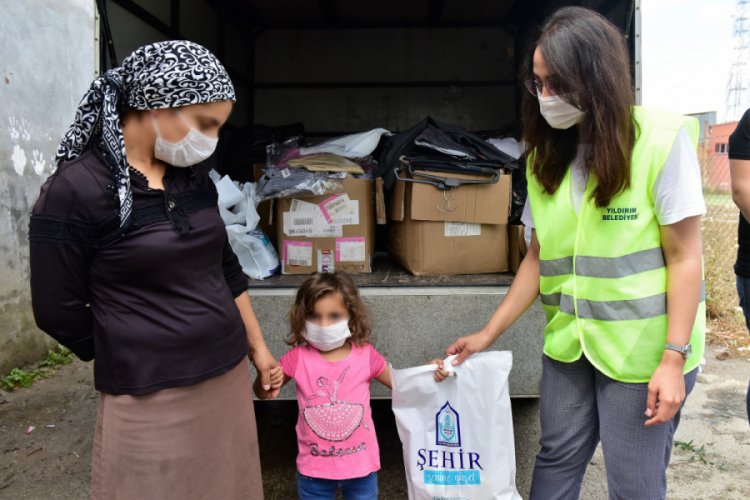 Bursa Yıldırım Belediyesi ekmeğini topraktan kazananların yanında