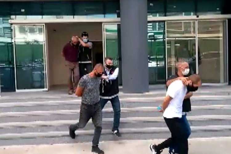 Bursa'da ormanlık alanda y&uuml;zlerce k&ouml;k kenevirin ele ge&ccedil;irildiği operasyonda 3 zanlı tutuklandı