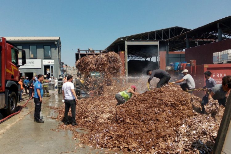 Bursa'da geri d&ouml;n&uuml;ş&uuml;m fabrikasında yangın!