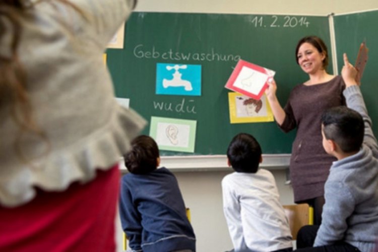 Berlin'de y&uuml;zlerce &ouml;ğrenci karantinaya alındı