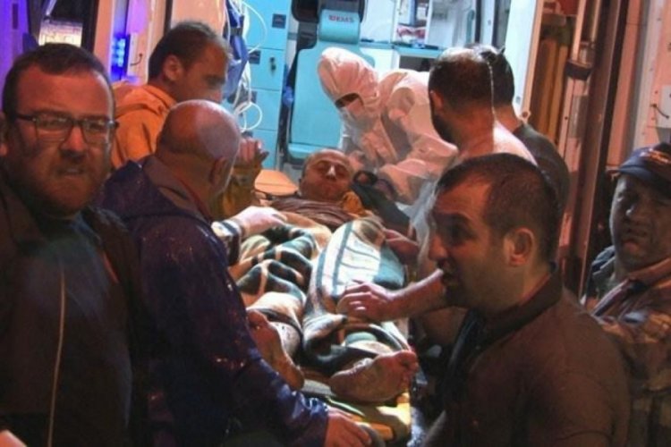 Sel sularının yıktığı duvarın altında kalan kişi yaralandı