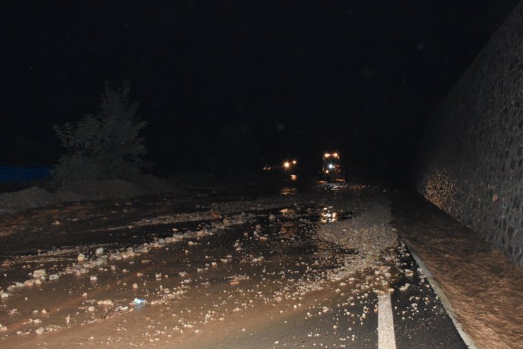 Karadeniz-Akdeniz Yolu'nda heyelan