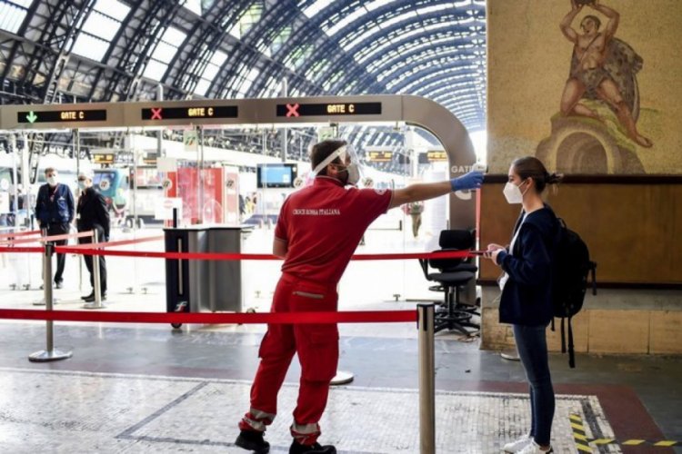 İtalya'daki g&uuml;nl&uuml;k koronavir&uuml;s vakaları yeniden binlerde