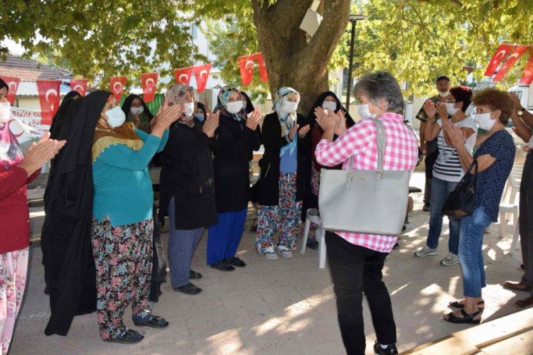 CHP Bursa Kadın Kolları, Kirazlıyayla'da maden şirketinin katlettiği ağa&ccedil;ların yerine fidan dikti