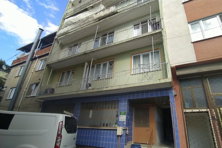 Bursa'da &ouml;fkeli koca eşini t&uuml;fekle yaralayıp ka&ccedil;tı!